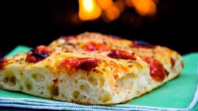 Focaccia soffice ai pomodorini