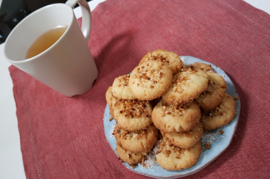 Biscotti nocciolosi al cocco Biscotti nocciolosi al cocco