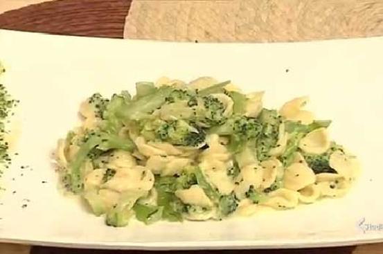 Orecchiette in crema di taleggio e broccoli piccanti Orecchiette in crema di taleggio e broccoli piccanti