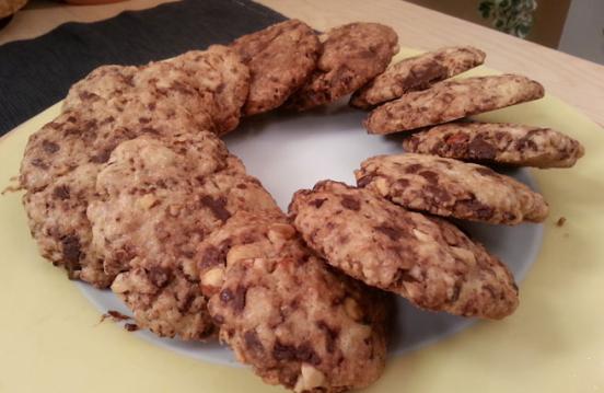 Biscotti cioccolato e nocciole Biscotti cioccolato e nocciole