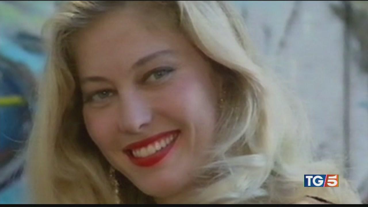 Moana Pozzi scompariva 25 anni fa: il ricordo della pornostar più amata  d'Italia diventata mito